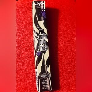 NYX BEETLEJUICE LIMITED-EDITION! Pinstripe Dual Eyeliner, Black & Green,
BNIB.